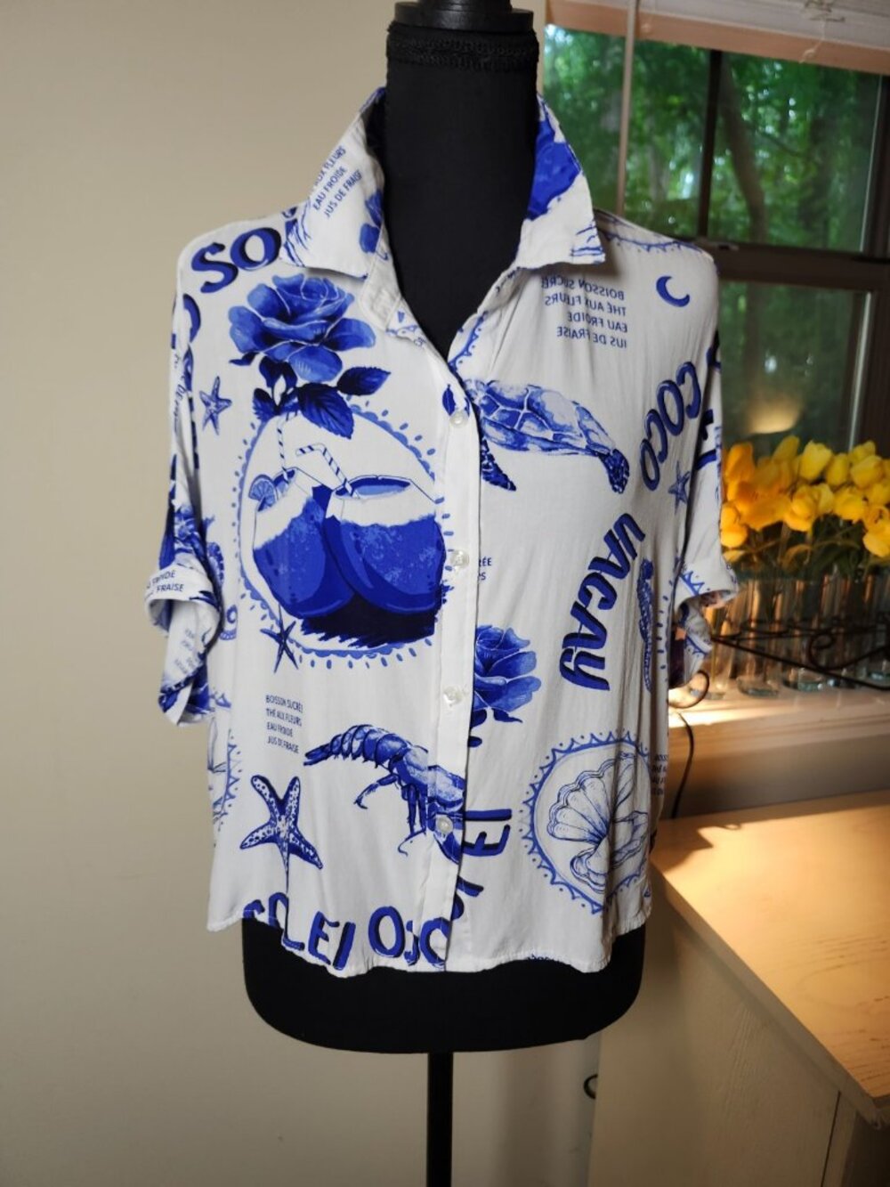 Sunburst Kiss L Blue White Lobster Chinoiserie Print Resort Blouse Nautical NWOT